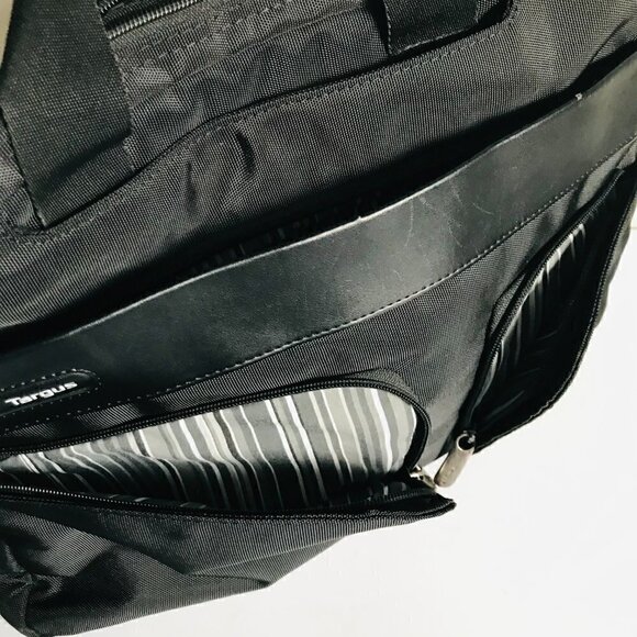 Targus Black Polyester Laptop Bag with Shoulder Strap - Picture 9 of 10